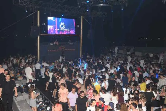 Club Catamaran | 20 yıldır değişmeyen eğlence